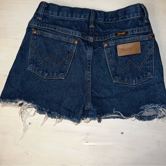 Wrangler cut off blue jean shorts - Picture 2 of 3